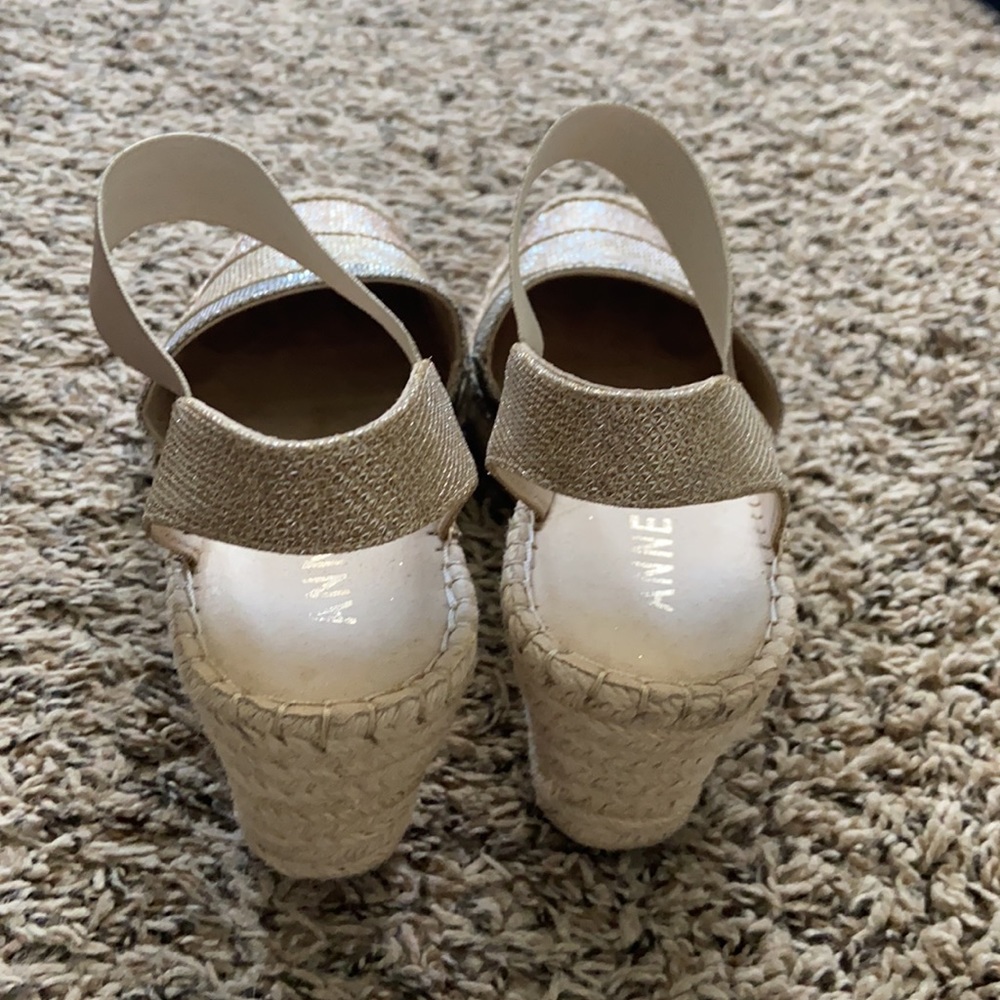 Anne Klein metallic wedges - Picture 3 of 4